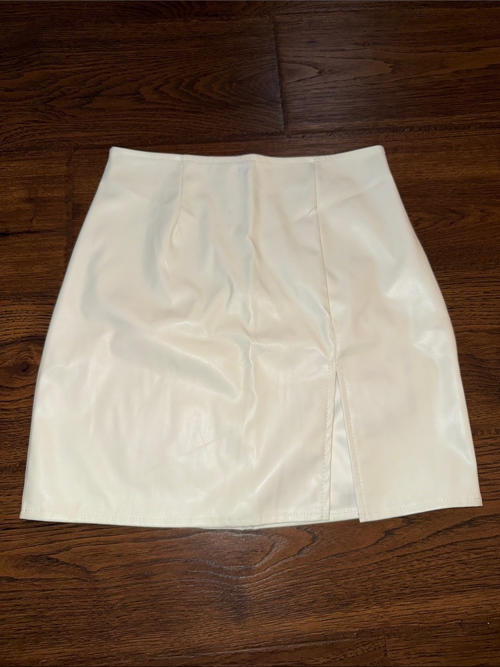 NWT Windsor Ivory Faux Leather Mini Skirt with Front Slit Detail